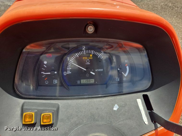 image for item DT4897 Kubota L3301D MFWD tractor