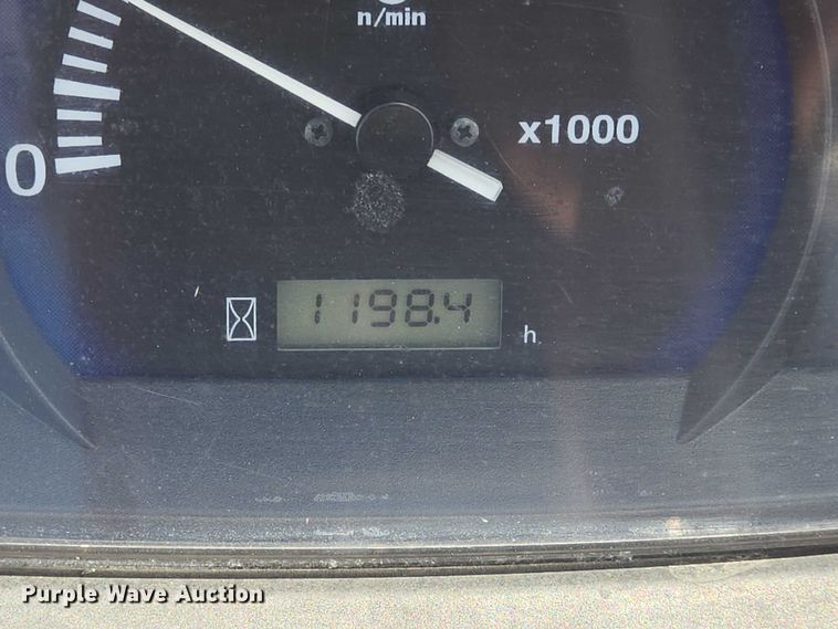 image for item DT4897 Kubota L3301D MFWD tractor