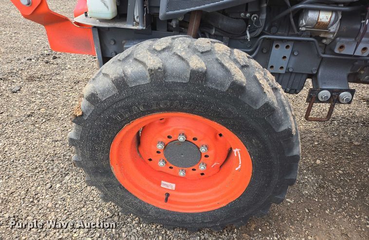 image for item DT4897 Kubota L3301D MFWD tractor
