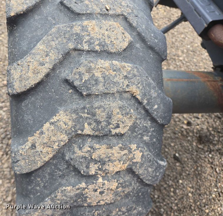 image for item DT4897 Kubota L3301D MFWD tractor