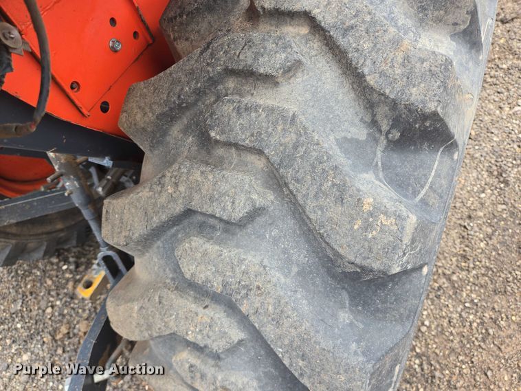 image for item DT4897 Kubota L3301D MFWD tractor