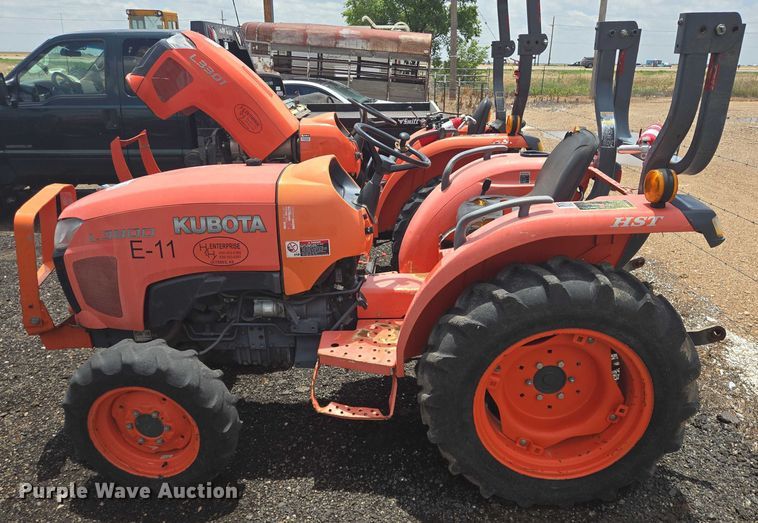 image for item DT4898 Kubota L3800 MFWD tractor