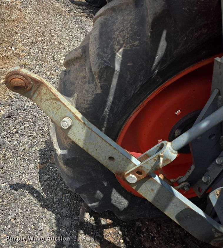 image for item DT4898 Kubota L3800 MFWD tractor