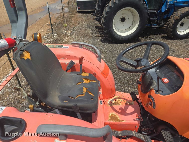 image for item DT4898 Kubota L3800 MFWD tractor