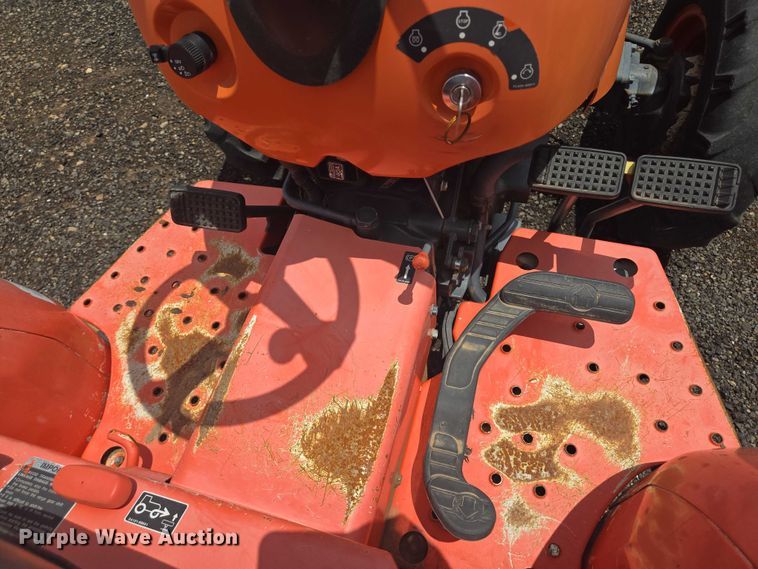 image for item DT4898 Kubota L3800 MFWD tractor