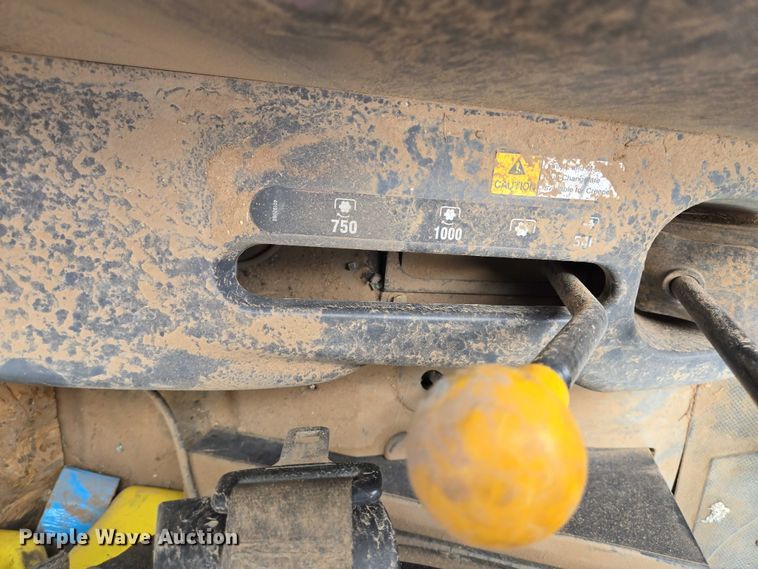 image for item DT4901 LS P7040C MFWD tractor