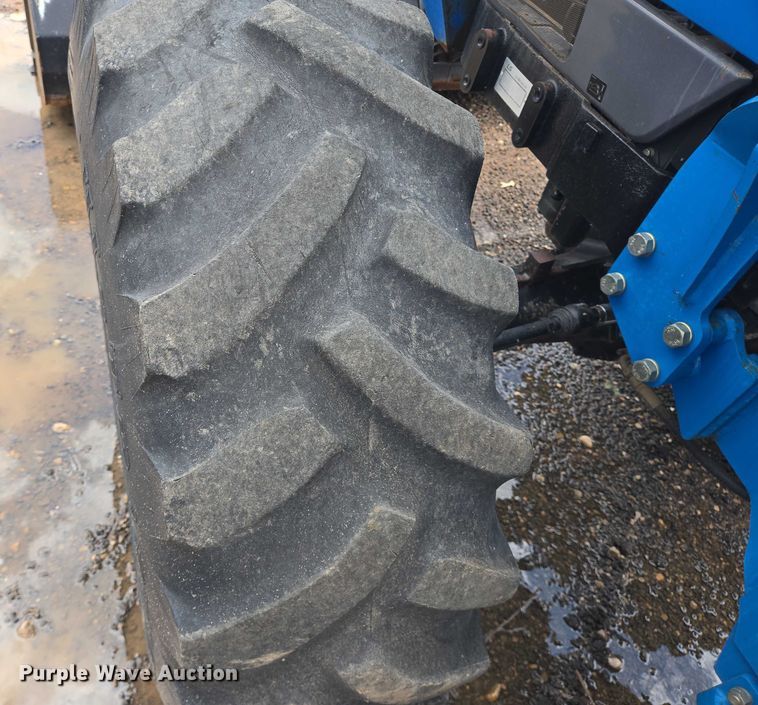 image for item DT4901 LS P7040C MFWD tractor