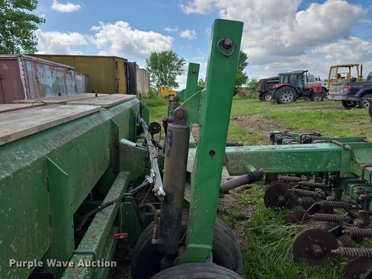 image for item DT6939 Great Plains Solid Stand 15 no-till grain drill