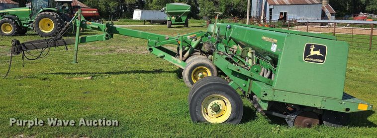 image for item DT6954 John Deere 455 grain drill