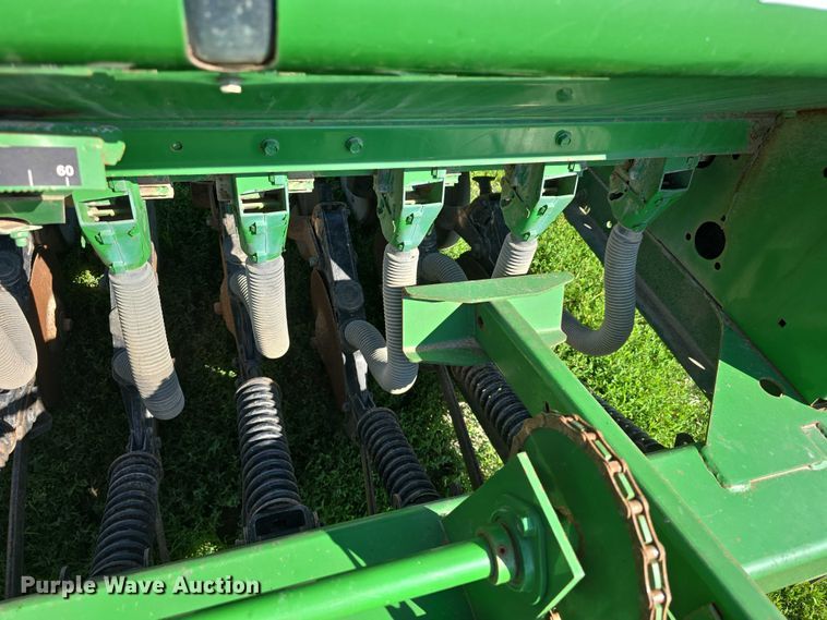 image for item DT6954 John Deere 455 grain drill