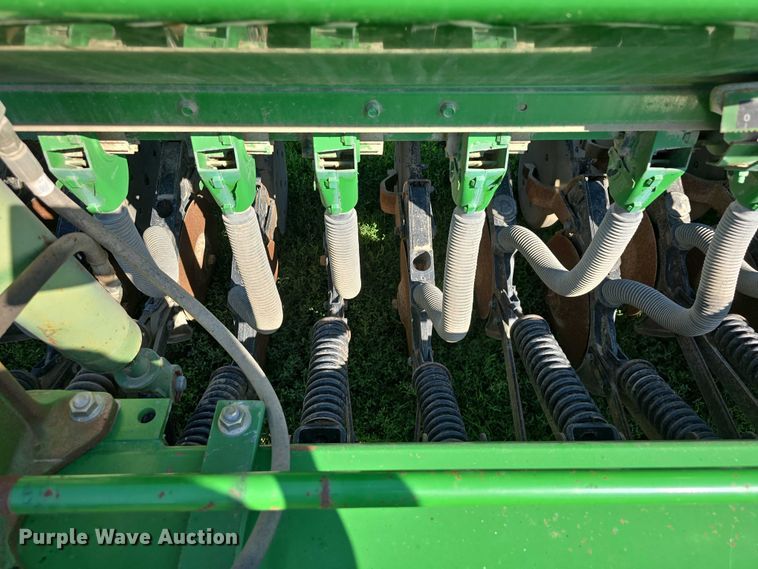 image for item DT6954 John Deere 455 grain drill