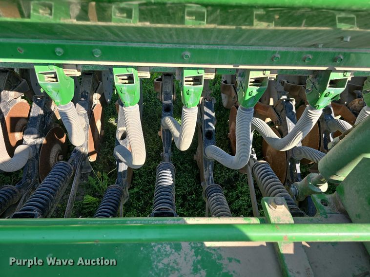 image for item DT6954 John Deere 455 grain drill