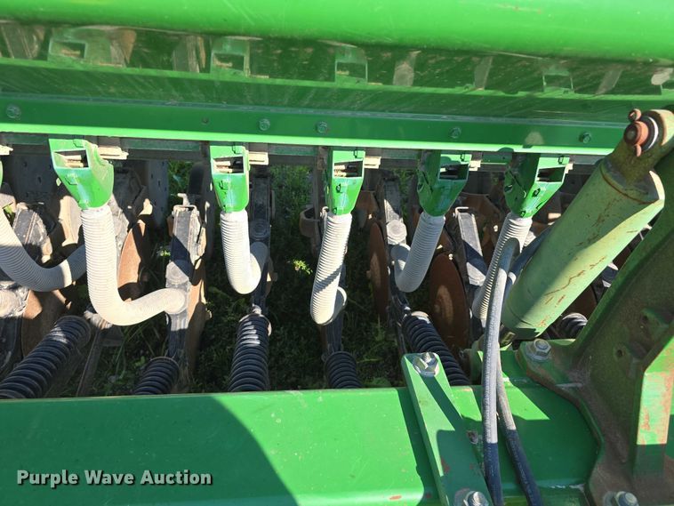 image for item DT6954 John Deere 455 grain drill