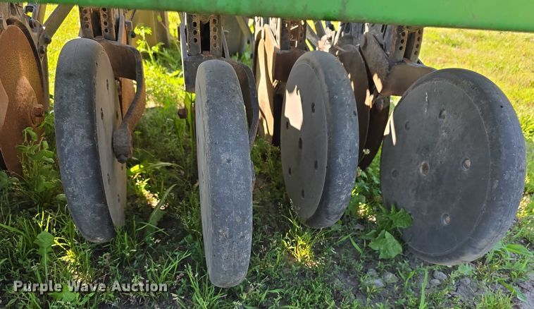 image for item DT6954 John Deere 455 grain drill
