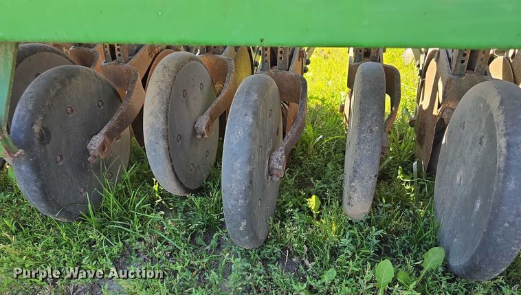 image for item DT6954 John Deere 455 grain drill