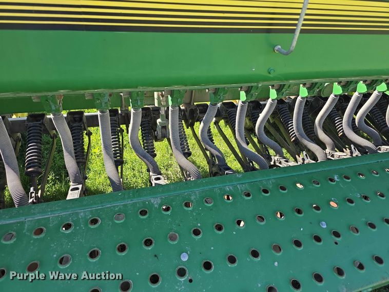 image for item DT6954 John Deere 455 grain drill