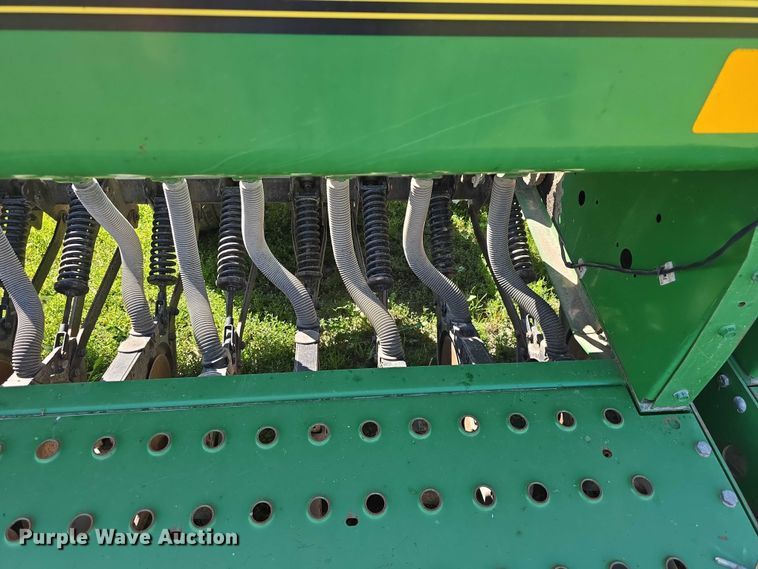 image for item DT6954 John Deere 455 grain drill