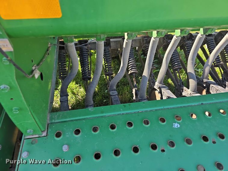 image for item DT6954 John Deere 455 grain drill