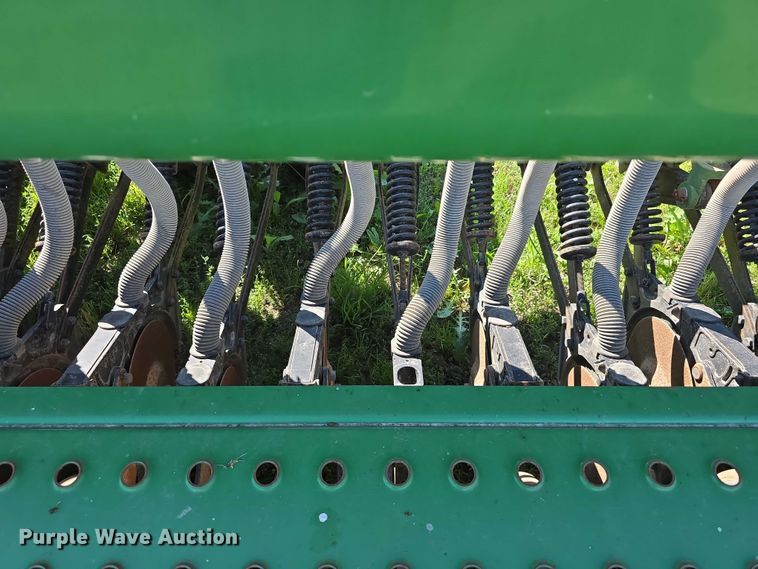 image for item DT6954 John Deere 455 grain drill