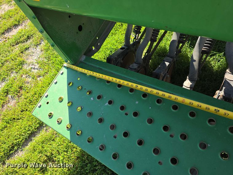 image for item DT6954 John Deere 455 grain drill