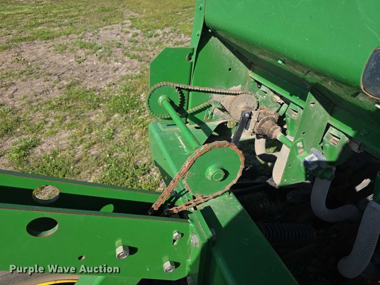 image for item DT6954 John Deere 455 grain drill