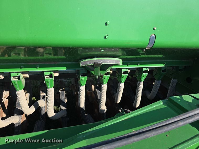 image for item DT6954 John Deere 455 grain drill