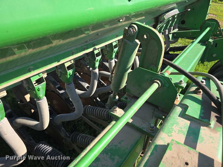 image for item DT6954 John Deere 455 grain drill