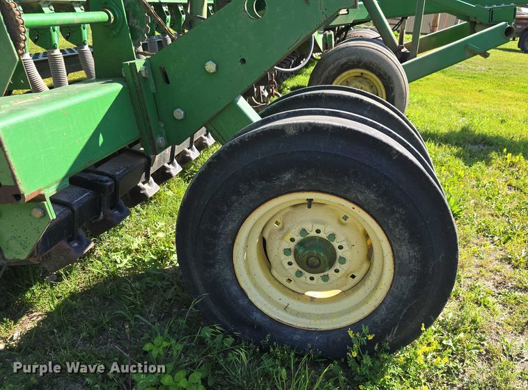 image for item DT6954 John Deere 455 grain drill