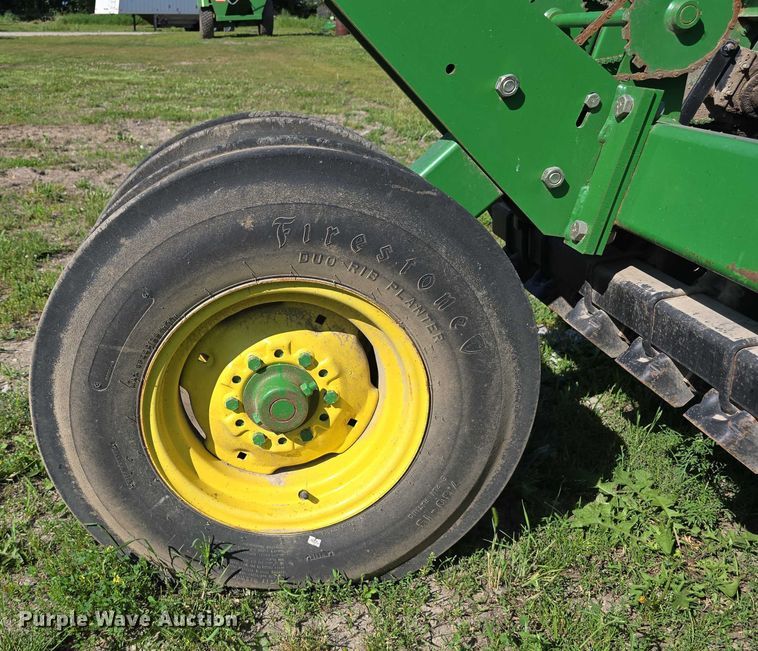 image for item DT6954 John Deere 455 grain drill