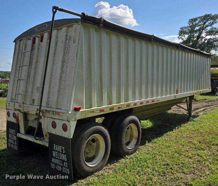 image for item DT6955 1999 Jet Company  30' GT grain trailer