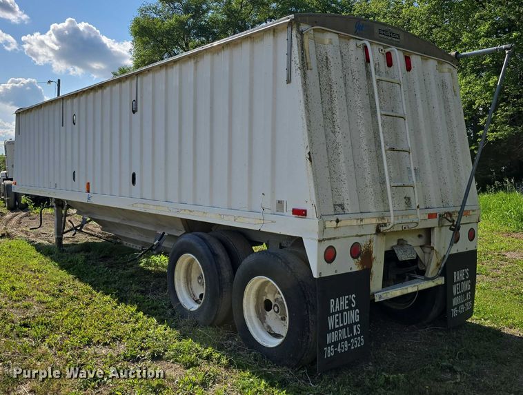 image for item DT6955 1999 Jet Company  30' GT grain trailer