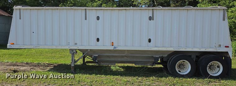 image for item DT6955 1999 Jet Company  30' GT grain trailer
