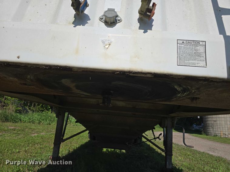 image for item DT6955 1999 Jet Company  30' GT grain trailer