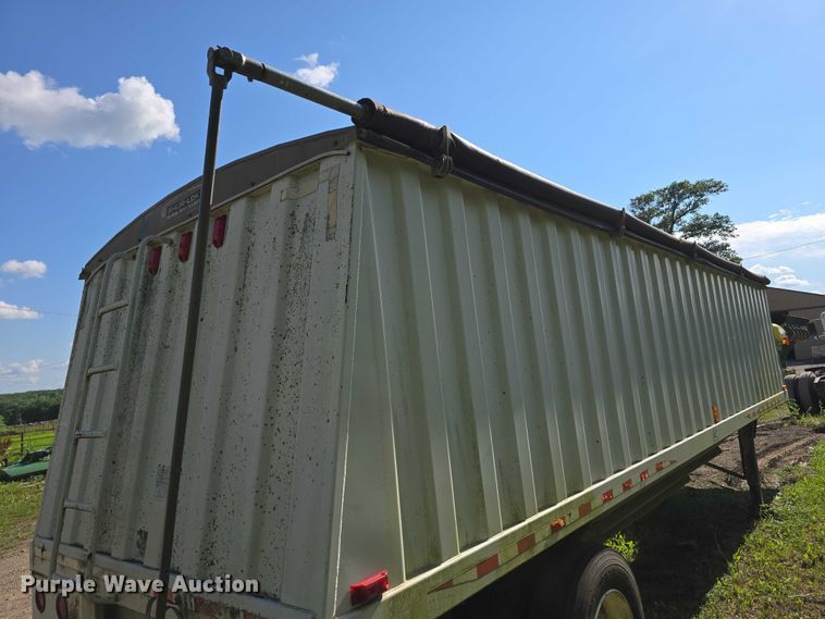 image for item DT6955 1999 Jet Company  30' GT grain trailer