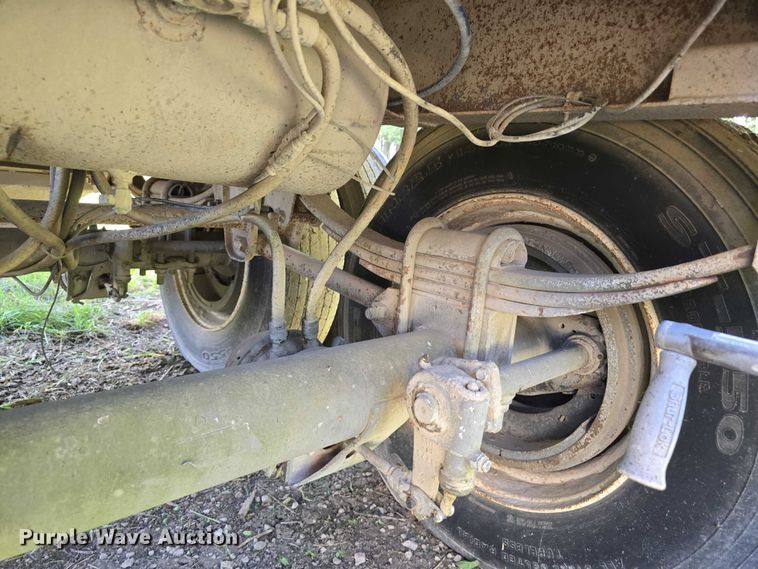 image for item DT6955 1999 Jet Company  30' GT grain trailer