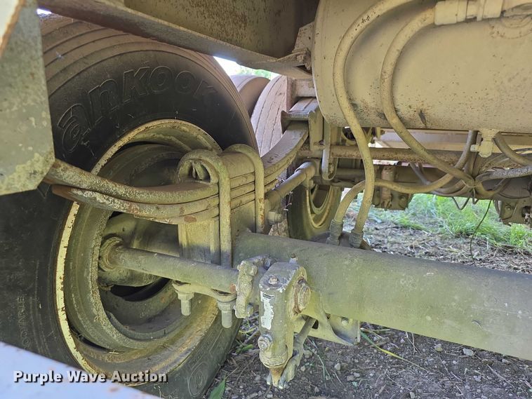 image for item DT6955 1999 Jet Company  30' GT grain trailer