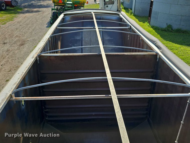 image for item DT6955 1999 Jet Company  30' GT grain trailer