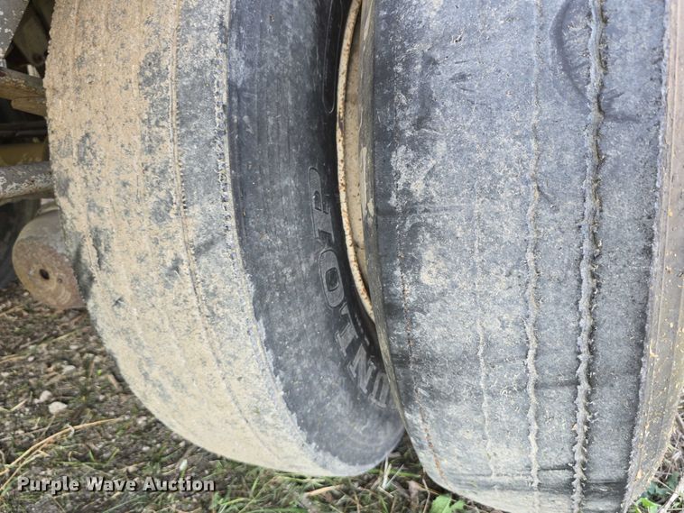 image for item DT6955 1999 Jet Company  30' GT grain trailer