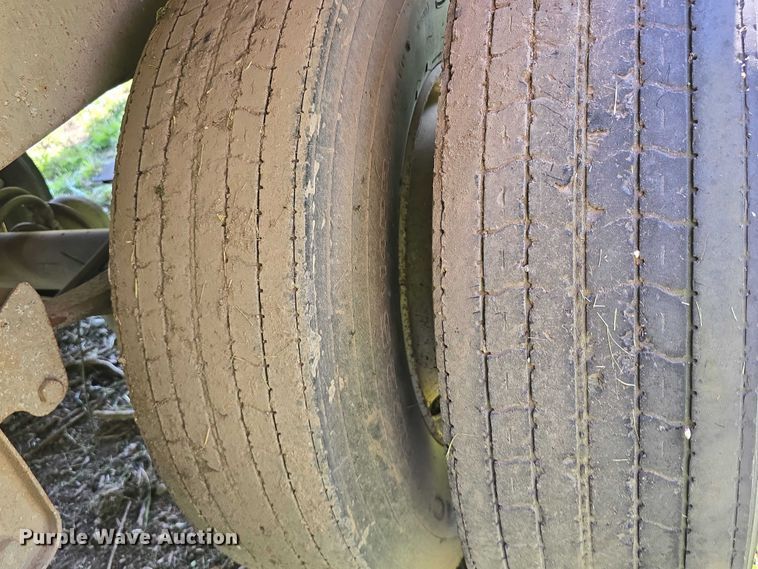 image for item DT6955 1999 Jet Company  30' GT grain trailer