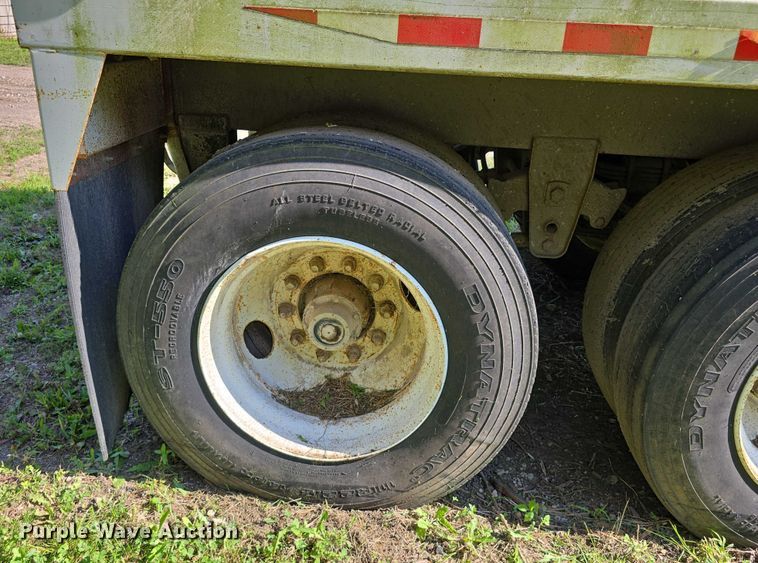 image for item DT6955 1999 Jet Company  30' GT grain trailer