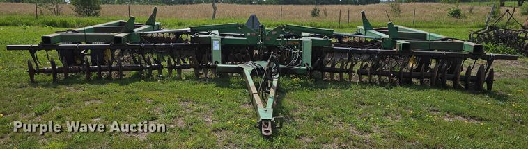 image for item DT6961 2001 John Deere 630 double off-set disk