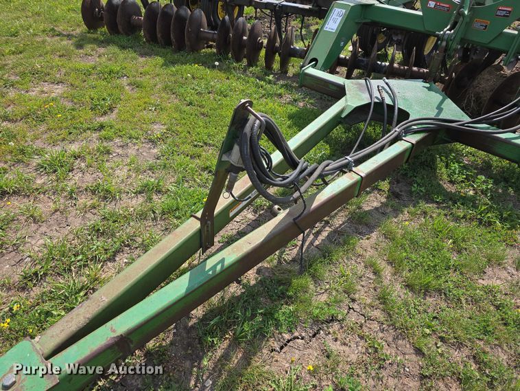 image for item DT6961 2001 John Deere 630 double off-set disk