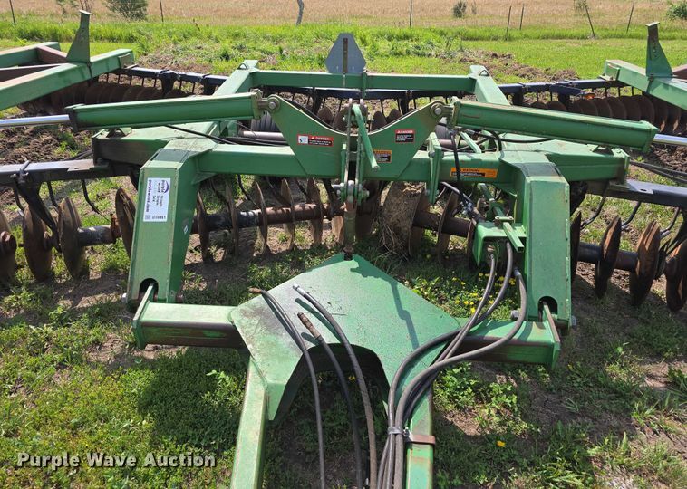 image for item DT6961 2001 John Deere 630 double off-set disk