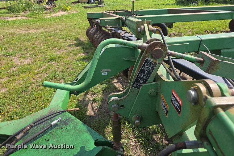 image for item DT6961 2001 John Deere 630 double off-set disk