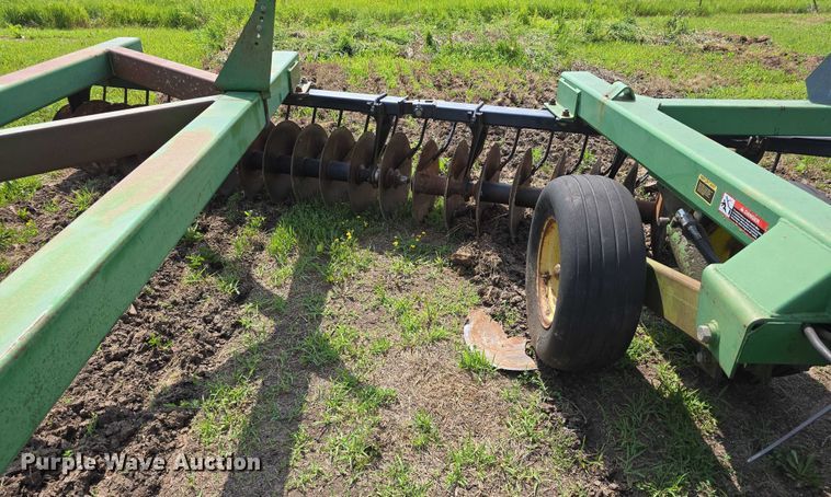 image for item DT6961 2001 John Deere 630 double off-set disk