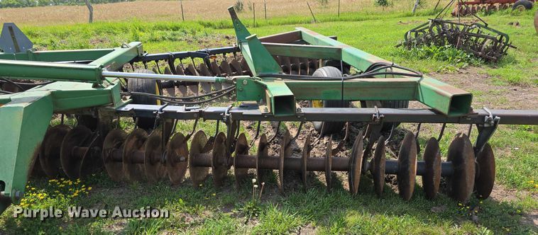 image for item DT6961 2001 John Deere 630 double off-set disk