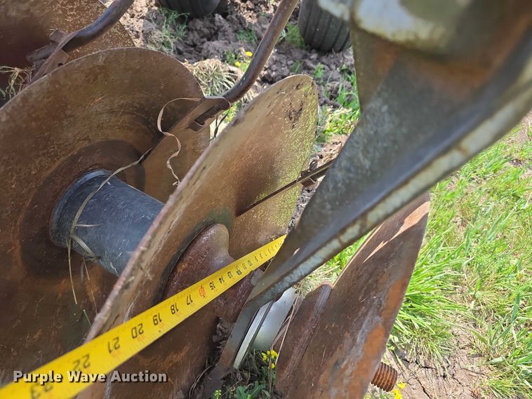 image for item DT6961 2001 John Deere 630 double off-set disk