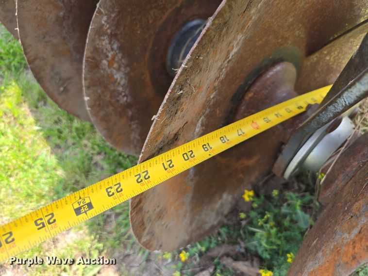 image for item DT6961 2001 John Deere 630 double off-set disk