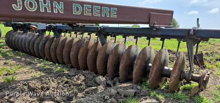 image for item DT6961 2001 John Deere 630 double off-set disk