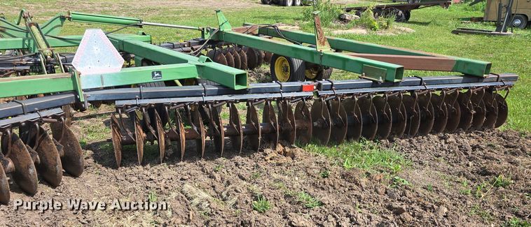 image for item DT6961 2001 John Deere 630 double off-set disk